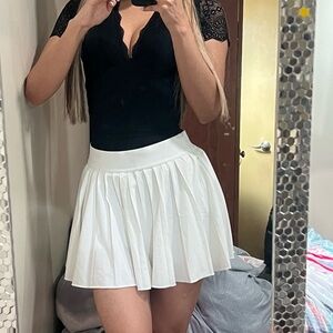 Aritzia tna white skirt